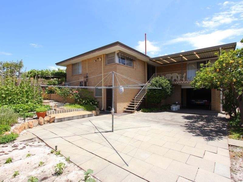 42 Stonehouse Crescent, Bentley WA 6102