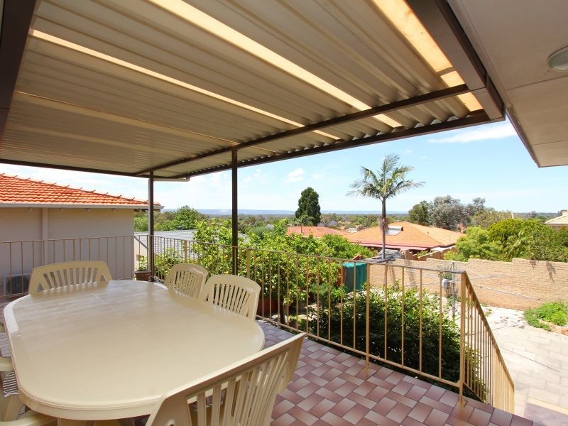 42 Stonehouse Crescent, Bentley WA 6102