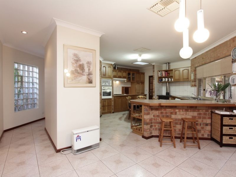 26 Winsor Road, Kalamunda WA 6076