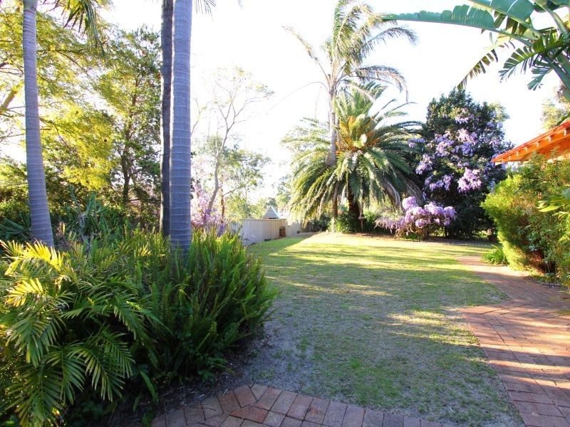 26 Winsor Road, Kalamunda WA 6076