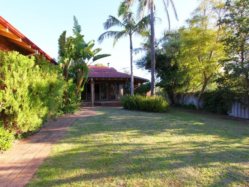 26 Winsor Road, Kalamunda WA 6076