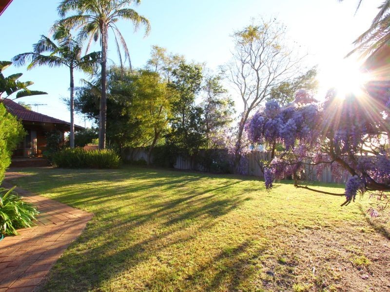 26 Winsor Road, Kalamunda WA 6076