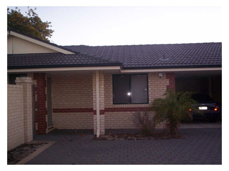 1/207 Sevenoaks Street, Cannington WA 6107