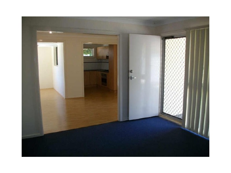 8 Wandarra Close, Karawara WA 6152