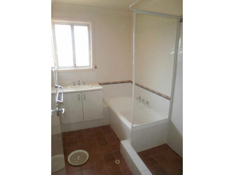 8 Wandarra Close, Karawara WA 6152