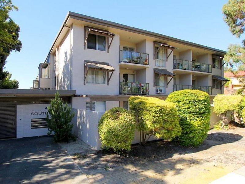 2/4 Comer Street, Como WA 6152