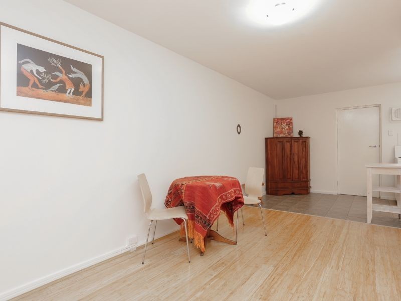 2/4 Comer Street, Como WA 6152