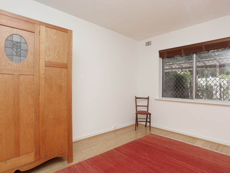2/4 Comer Street, Como WA 6152