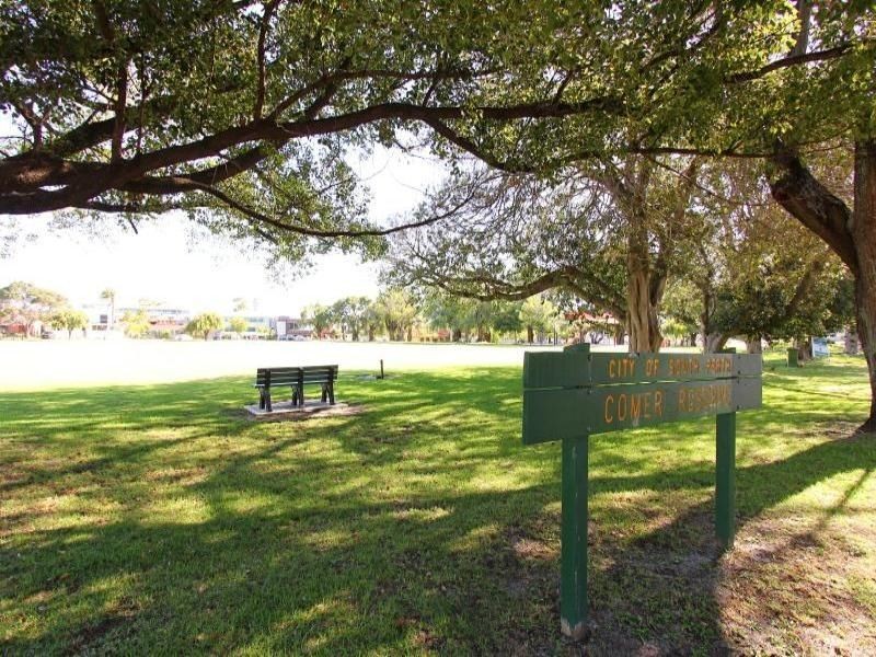 2/4 Comer Street, Como WA 6152
