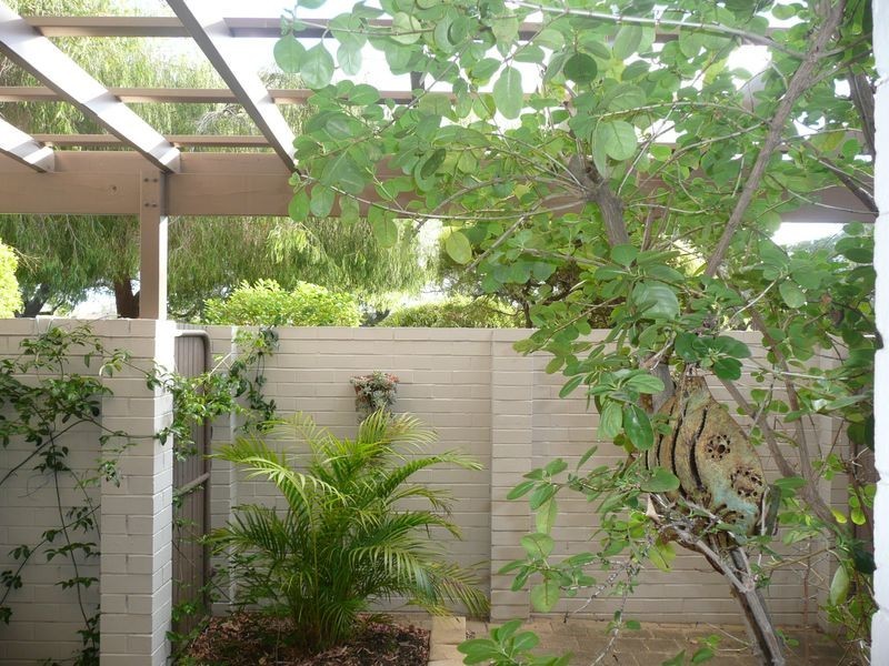 2/4 Comer Street, Como WA 6152