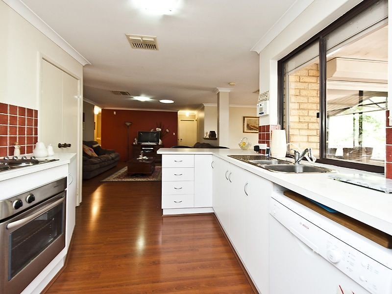 34 Bolderwood Drive, South Lake WA 6164