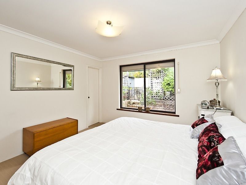 34 Bolderwood Drive, South Lake WA 6164