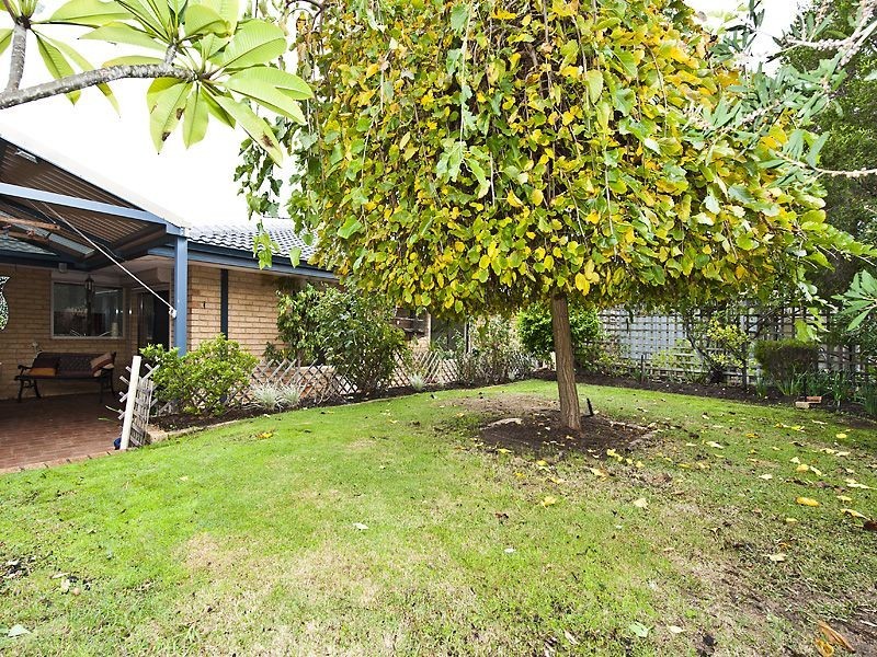 34 Bolderwood Drive, South Lake WA 6164