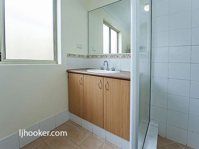 61 Cross Street, Queens Park WA 6107