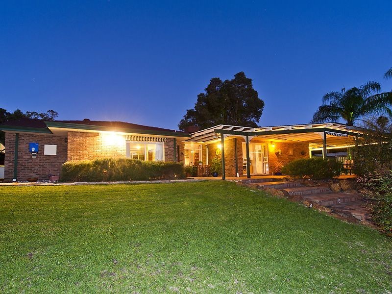 4 Grace Road, Kalamunda WA 6076