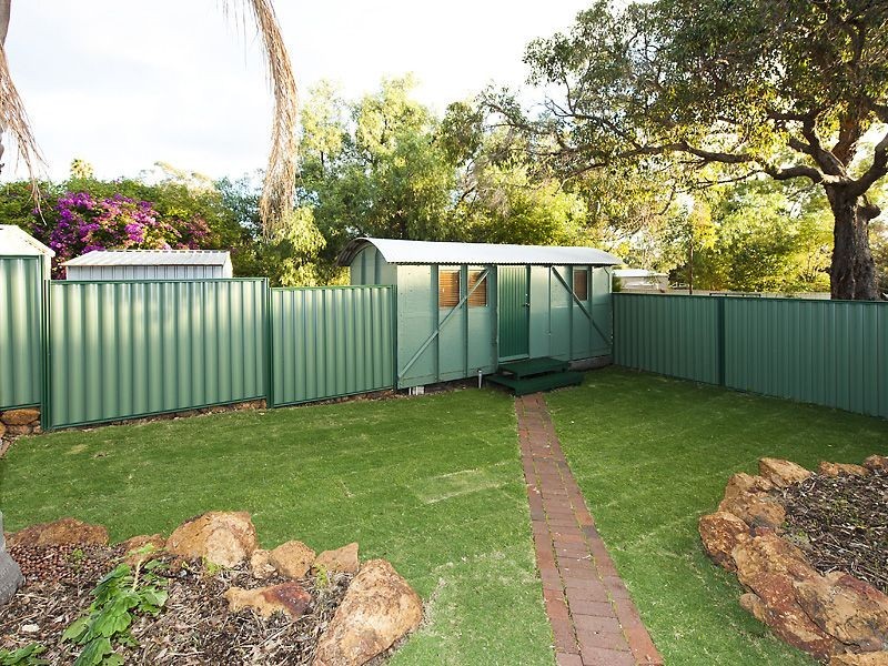 4 Grace Road, Kalamunda WA 6076