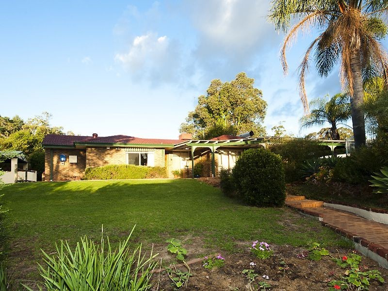 4 Grace Road, Kalamunda WA 6076