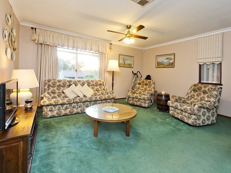 4 Grace Road, Kalamunda WA 6076