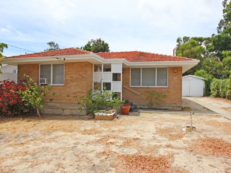 32 Butterick Place, Girrawheen WA 6064