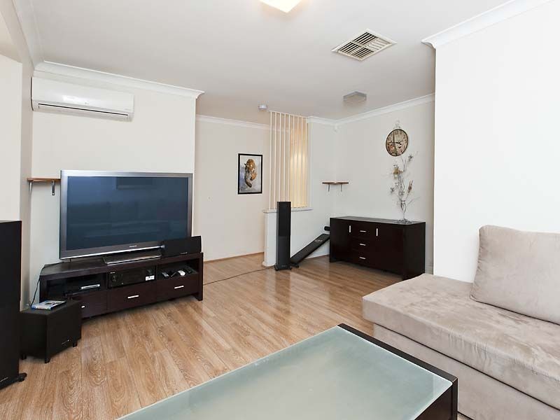 18 Orchard Road, South Lake WA 6164