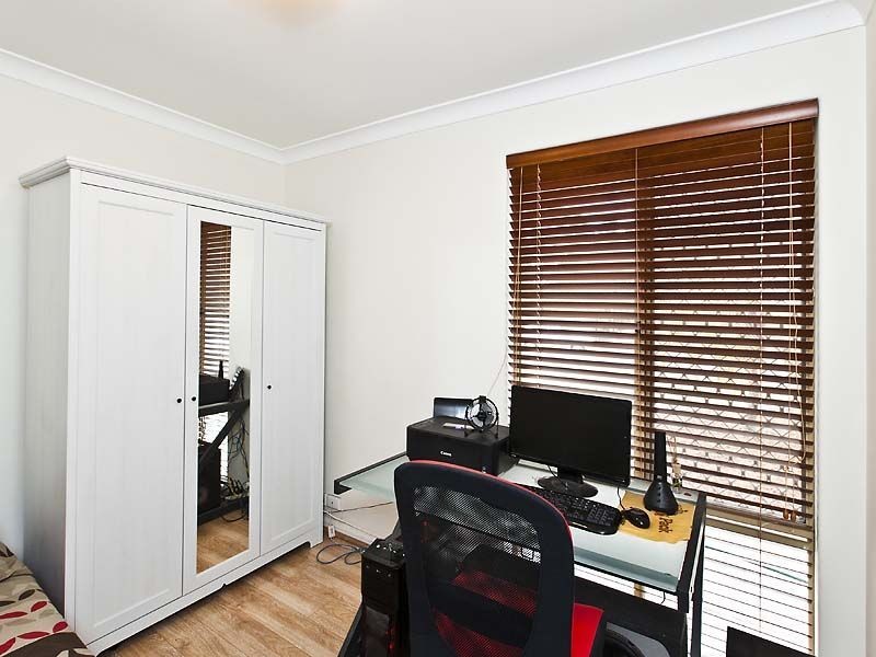 18 Orchard Road, South Lake WA 6164
