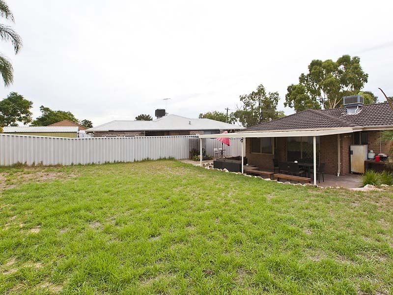 18 Orchard Road, South Lake WA 6164