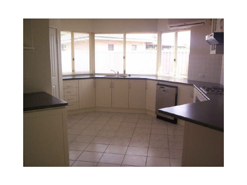 2/173 Armadale Road, Rivervale WA 6103