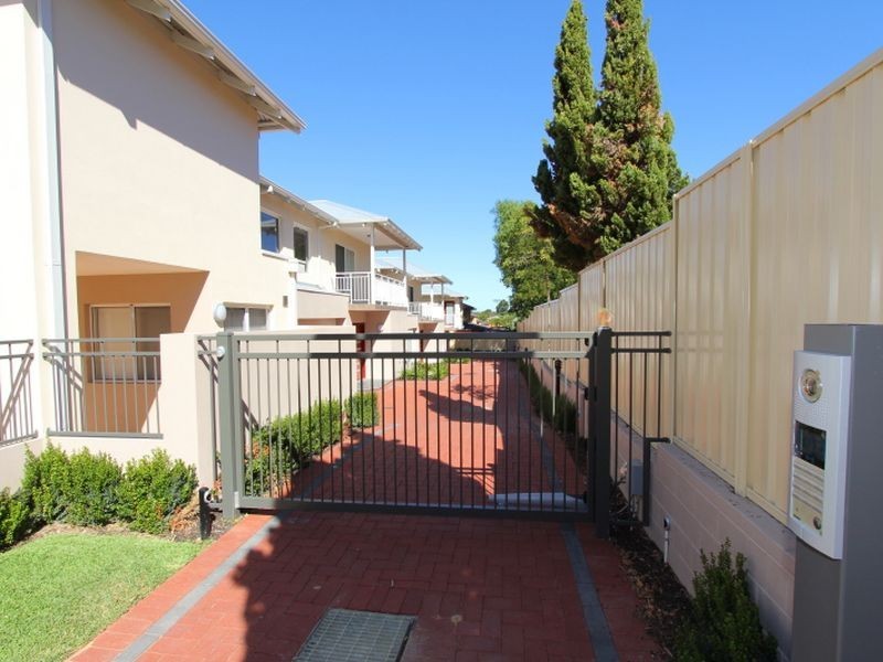 4/48 Leonard Street, Victoria Park WA 6100