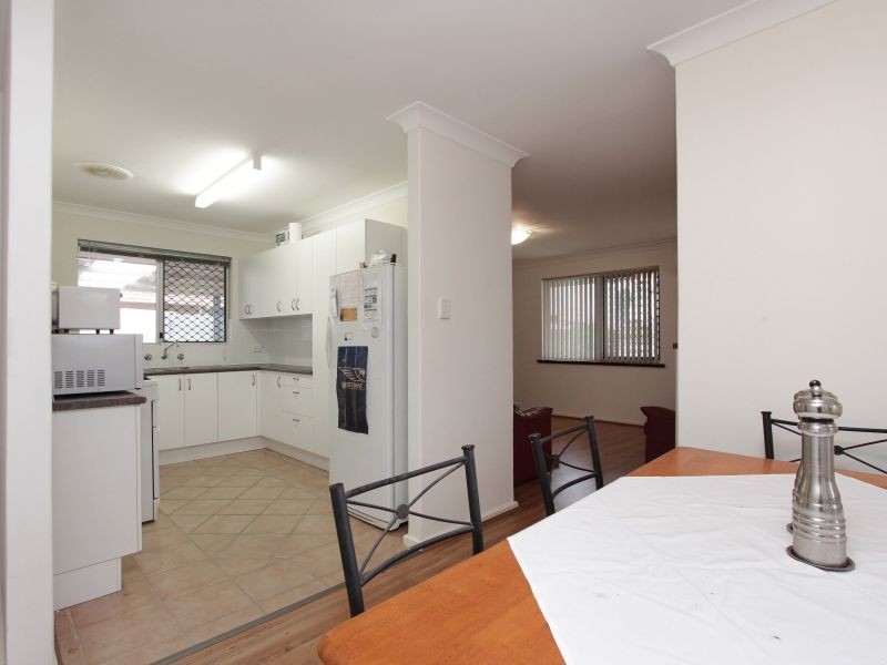 1 Hove Court, Forrestfield WA 6058