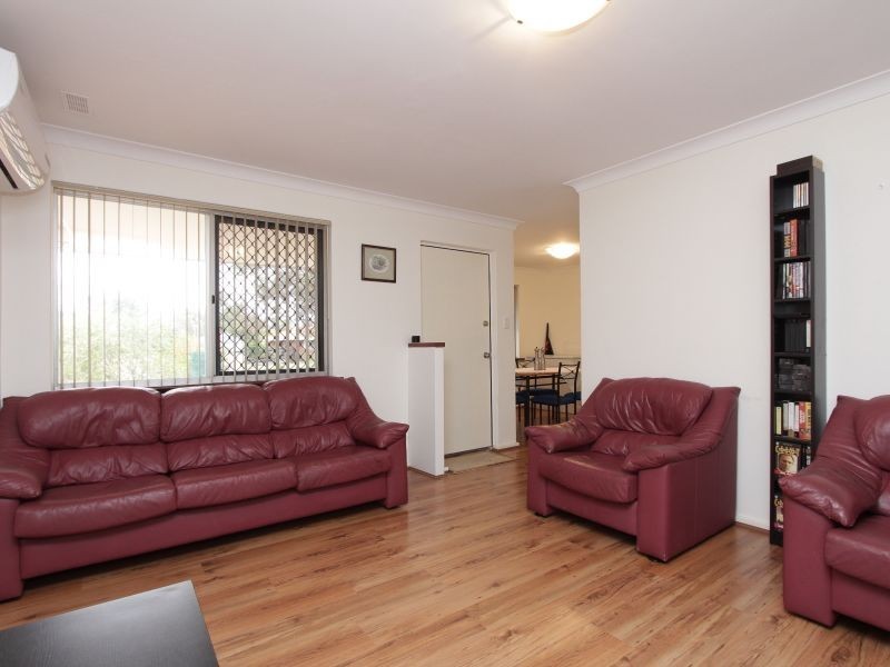 1 Hove Court, Forrestfield WA 6058