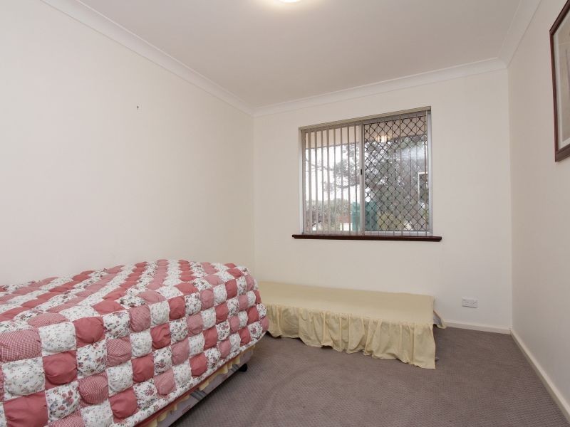 1 Hove Court, Forrestfield WA 6058