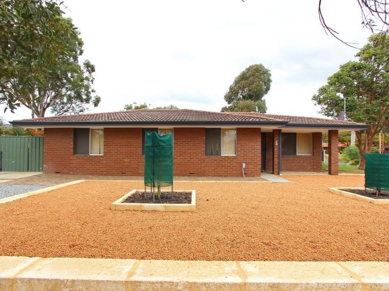 1 Hove Court, Forrestfield WA 6058