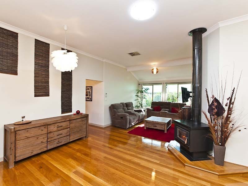24 Barraberry Retreat, Canning Vale WA 6155