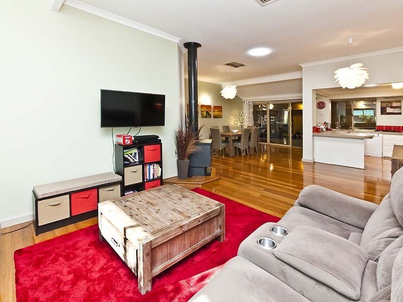 24 Barraberry Retreat, Canning Vale WA 6155