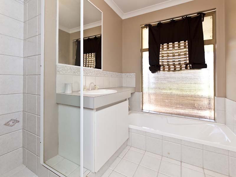 24 Barraberry Retreat, Canning Vale WA 6155