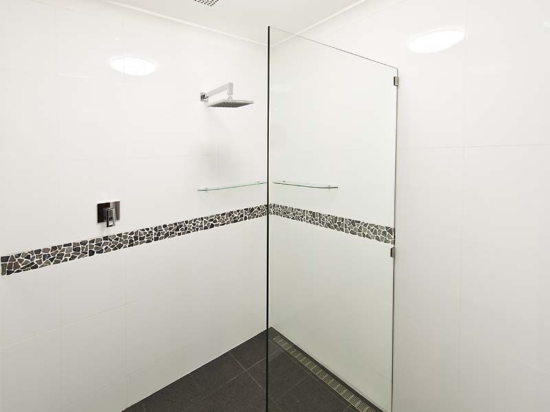 9 Balaka Way, Queens Park WA 6107