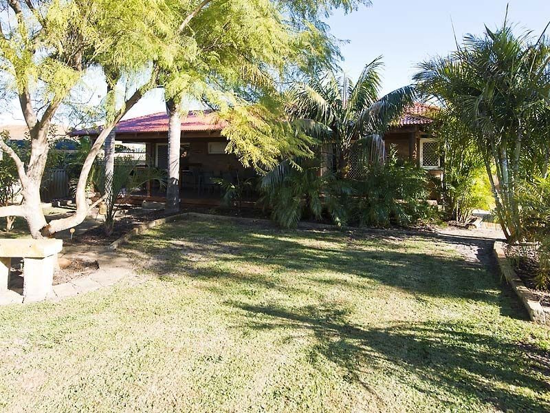 9 Balaka Way, Queens Park WA 6107