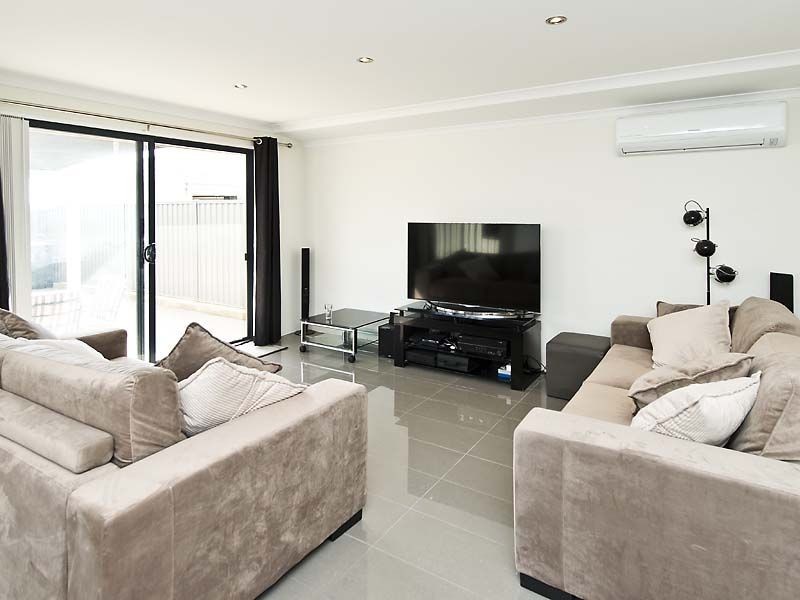 62 Woolandra Drive, Darling Downs WA 6122