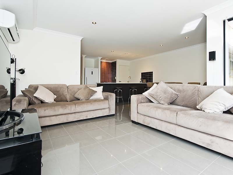 62 Woolandra Drive, Darling Downs WA 6122