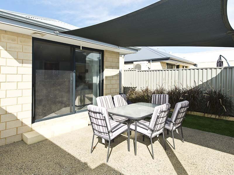 62 Woolandra Drive, Darling Downs WA 6122