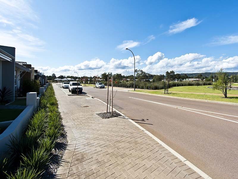 62 Woolandra Drive, Darling Downs WA 6122