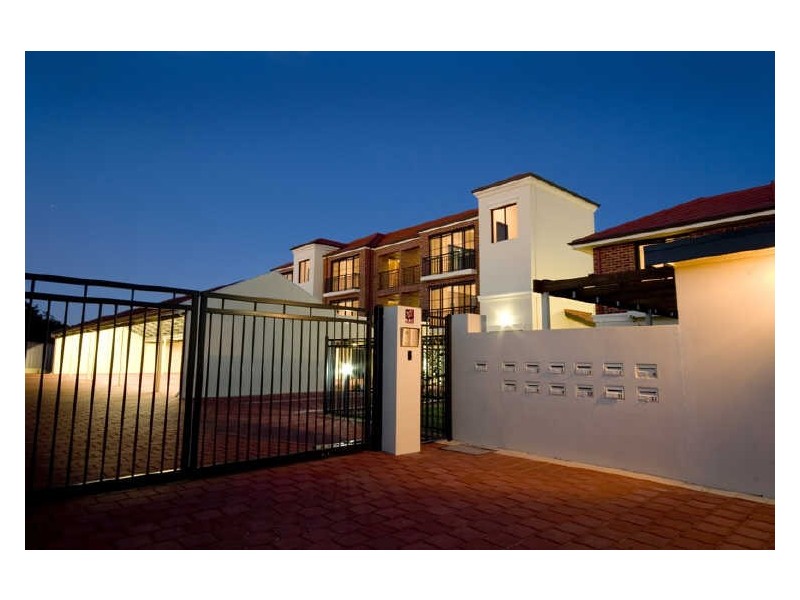 7/4 Lichfield Street, Victoria Park WA 6100