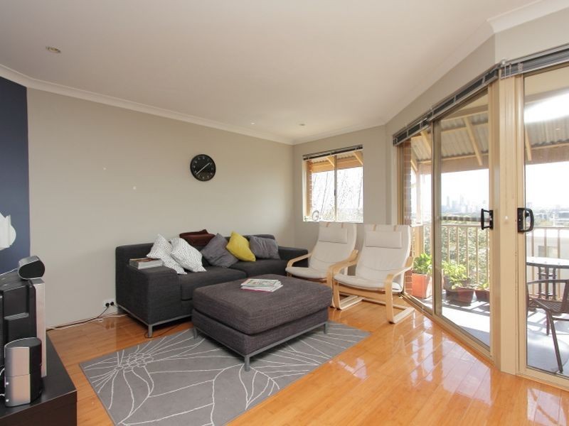 9/12 King George Street, Victoria Park WA 6100