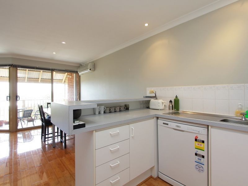 9/12 King George Street, Victoria Park WA 6100