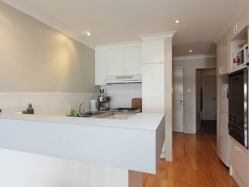 9/12 King George Street, Victoria Park WA 6100