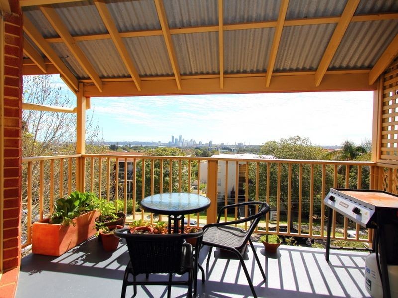 9/12 King George Street, Victoria Park WA 6100