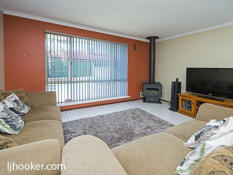 28 Pioneer Drive, Thornlie WA 6108