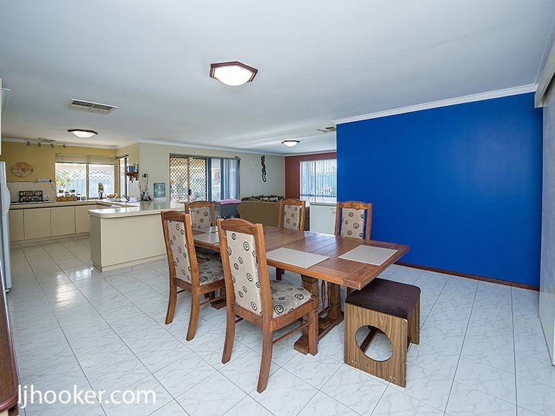 28 Pioneer Drive, Thornlie WA 6108