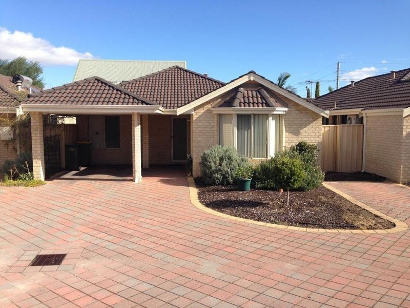 4/11-17 Norbertine Close, Queens Park WA 6107