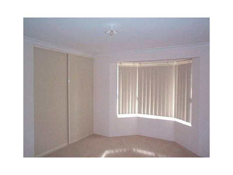 4/11-17 Norbertine Close, Queens Park WA 6107